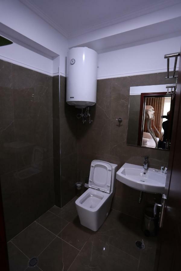 British Hotel Pogradec Exteriér fotografie