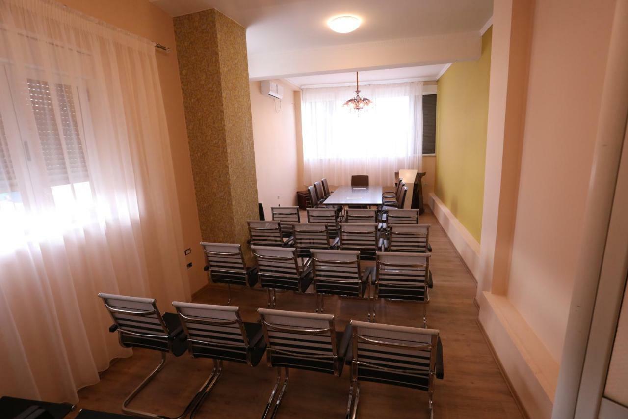 British Hotel Pogradec Exteriér fotografie